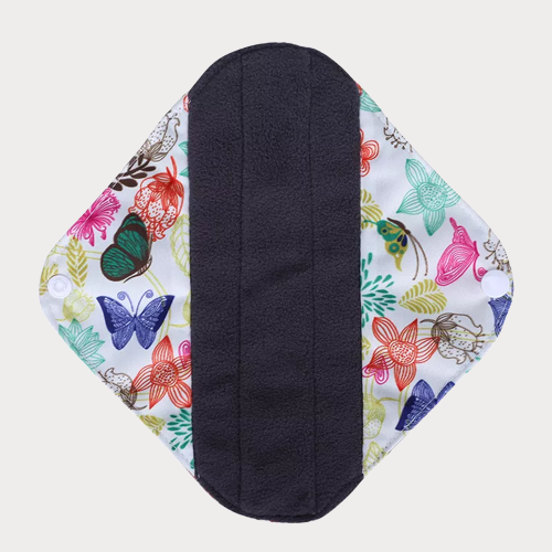 Absorbantele reutilizabile textile lavabile sau tampoanele reutilizabile absorbante reprezintă o alternativă ecologică și durabilă la produsele clasice pentru igiena menstruală. Fabricate din materiale de calitate, absorbantele și tampoanele reutilizabile sunt confortabile și oferă protecție ridicată împotriva scurgerilor. Optează pentru absorbantele reutilizabile din bumbac pentru o soluție convenabilă și prietenoasă cu mediu si economisind bani. Absorbante textile retuilizabile din bumbac Chilotis.